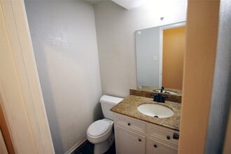 4105 Vista Rd in Pasadena, TX - Building Photo - Building Photo