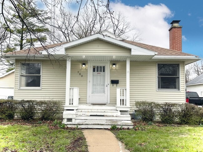 property at 160 N Cross St