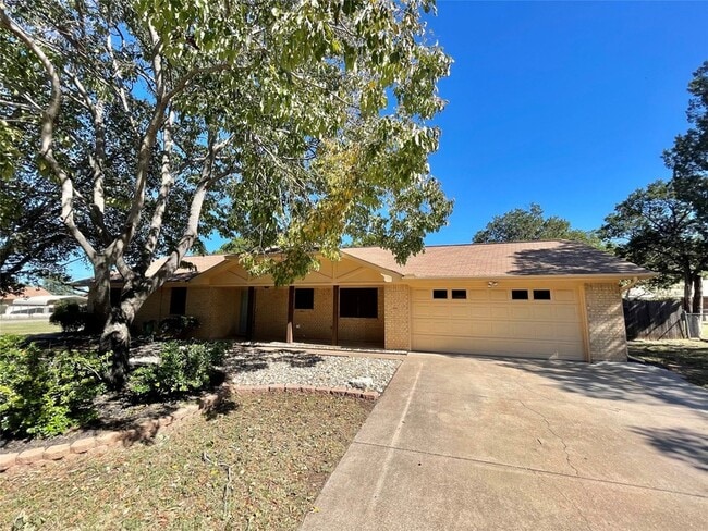 property at 706 Heritage Trail