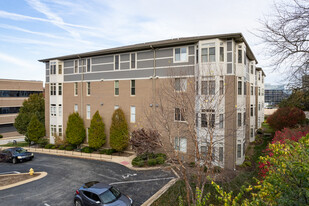 City Place Condominiums in St. Louis, MO - Foto de edificio - Building Photo