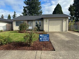 403 S 37th Pl in Springfield, OR - Building Photo