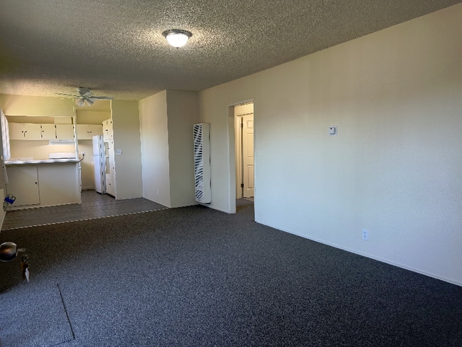 700 N East End Ave in Pomona, CA - Building Photo - Building Photo