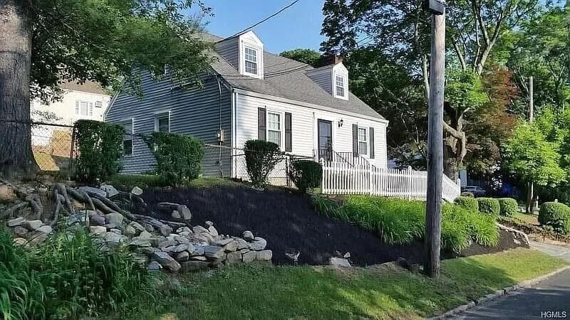 45 Maryton Rd in White Plains, NY - Foto de edificio