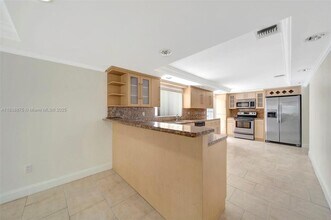 1787 NE 177th St in North Miami Beach, FL - Building Photo - Building Photo