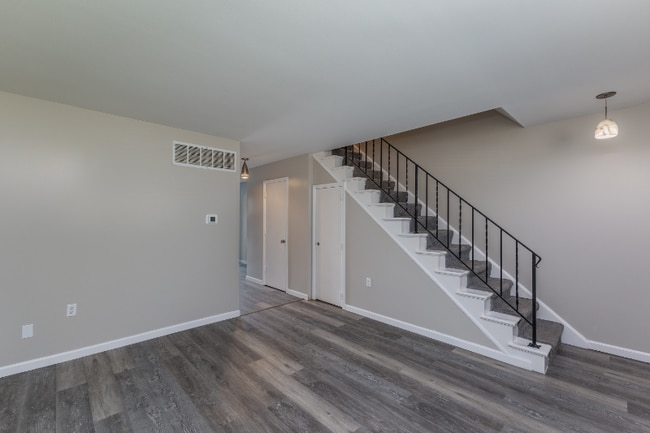 4616 Catalpa Dr. in Dayton, OH - Building Photo - Building Photo