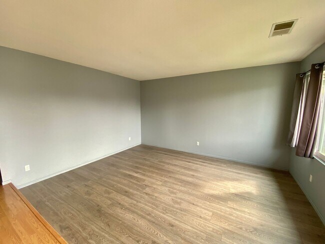 1014 Waterbrook Ct in Santa Rosa, CA - Building Photo - Building Photo