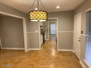 102 Long Meadow Ct in Brandon, MS - Building Photo - Building Photo