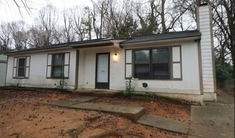 1346 Susan St in Charlotte, NC - Building Photo
