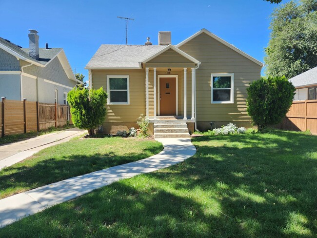 property at 1418 Denver St