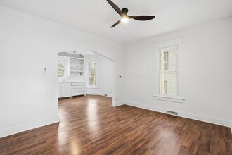 1032 Kirkwood Blvd in Davenport, IA - Building Photo - Building Photo