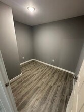 504 W Hackberry St in Fayette, MO - Building Photo - Building Photo