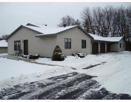 1419-1425 Devney Dr in Altoona, WI - Building Photo