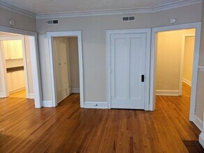 925 Forest Ave in Evanston, IL - Foto de edificio - Building Photo