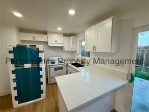 3401 Squire Ln in Bakersfield, CA - Building Photo - Building Photo