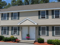 Robbins Nest Townhomes in Dracut, MA - Foto de edificio - Building Photo