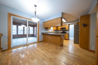 13916 Copper Ct in Rosemount, MN - Building Photo - Building Photo