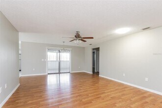 5801 Pauma Pl in Sarasota, FL - Building Photo - Building Photo