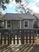 1016 Center St in San Antonio, TX - Building Photo