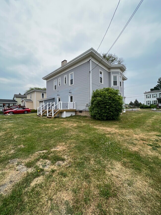 8987 Jackson St, Unit A in Weedsport, NY - Building Photo - Building Photo