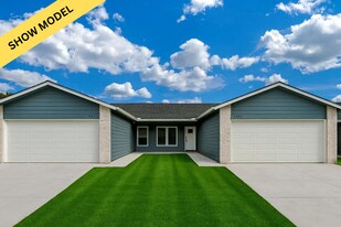 11448 W 35th St S in Wichita, KS - Building Photo