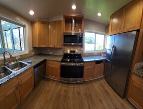 255 Chaplin Ln in San Luis Obispo, CA - Building Photo - Building Photo