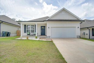 229 Camellia Dr in Gonzalez, FL - Building Photo