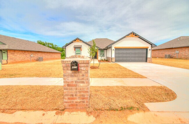 4613 Lincoln St in Harrah, OK - Building Photo - Building Photo