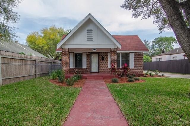 21 N 16th St in McAllen, TX - Building Photo