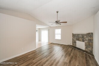 7756 Pepper Cir E in Jacksonville, FL - Building Photo - Building Photo