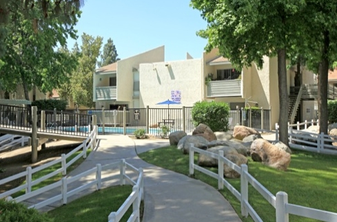 Pine Brook Apartments in Bakersfield, CA - Building Photo - Building Photo