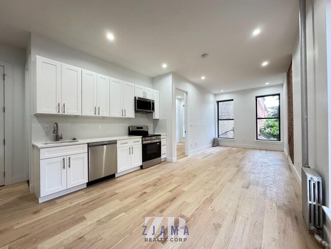 1047 Bedford Ave in Brooklyn, NY - Building Photo - Building Photo