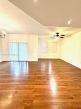 11102 NW 83rd St in Doral, FL - Building Photo - Building Photo