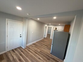 51 Columbia Ave, Unit Apartment 2 in Paterson, NJ - Building Photo