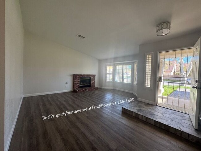 3651 W Avenue J5 in Lancaster, CA - Building Photo - Building Photo