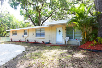 603 6th St NE Largo, FL 33770 in Largo, FL - Foto de edificio - Building Photo