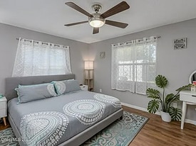 537 Trend Rd in Melbourne, FL - Building Photo