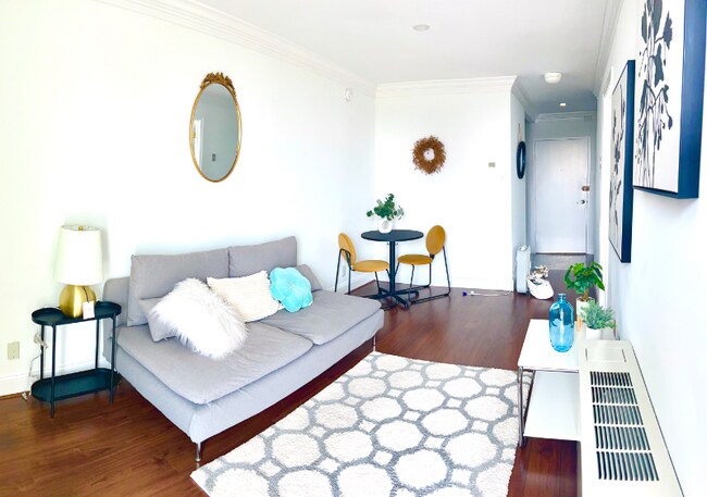 300 M St SW in Washington, DC - Building Photo - Building Photo