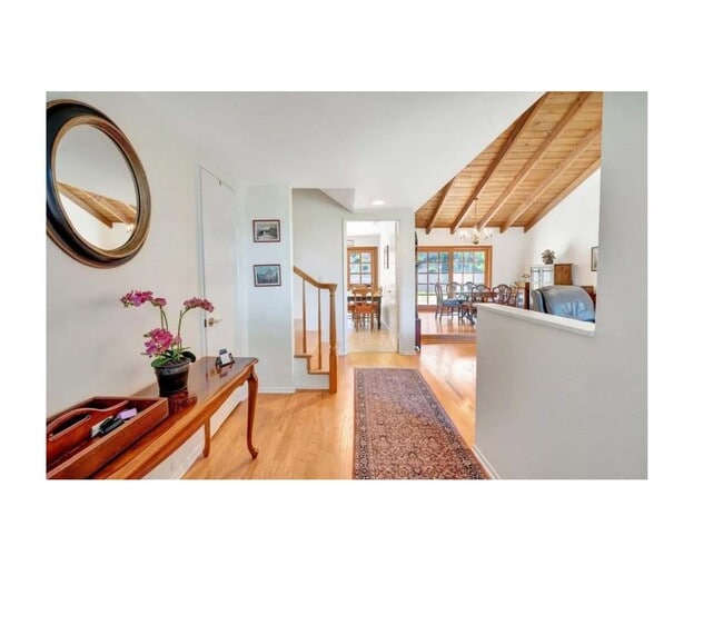 450 Marview Ln in Solana Beach, CA - Foto de edificio - Building Photo
