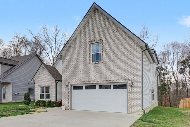 1042 Brightwood Ct in Clarksville, TN - Building Photo - Building Photo