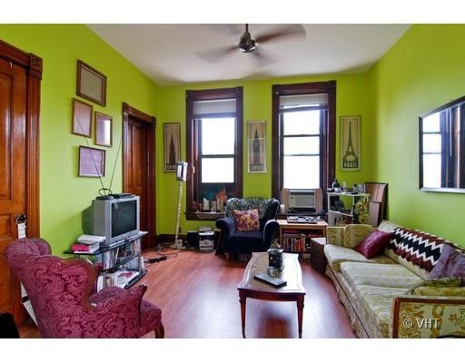 1874 N Hoyne Ave in Chicago, IL - Foto de edificio - Building Photo