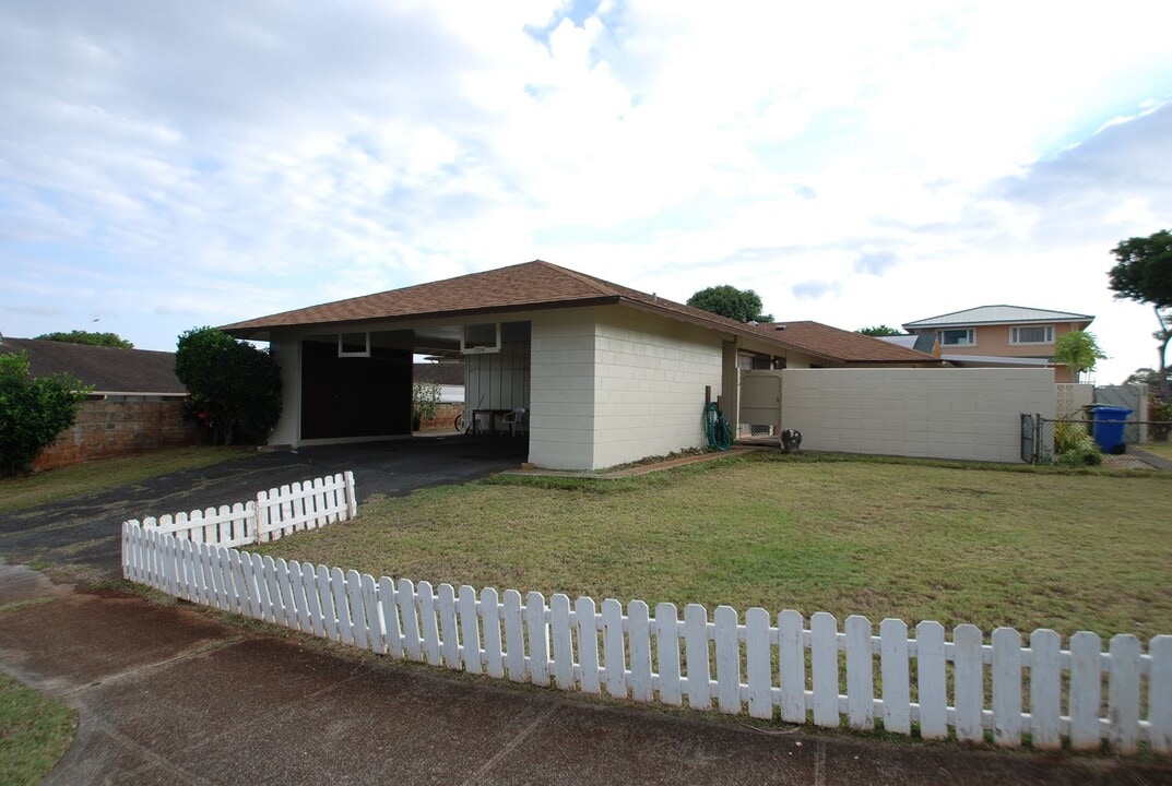 1219-1219 Kuokoa St in Pearl City, HI - Building Photo