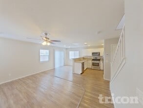 1037 Monte De Oro Ave in Las Vegas, NV - Foto de edificio - Building Photo