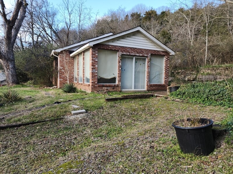 1444 Main St N in Carthage, TN - Building Photo