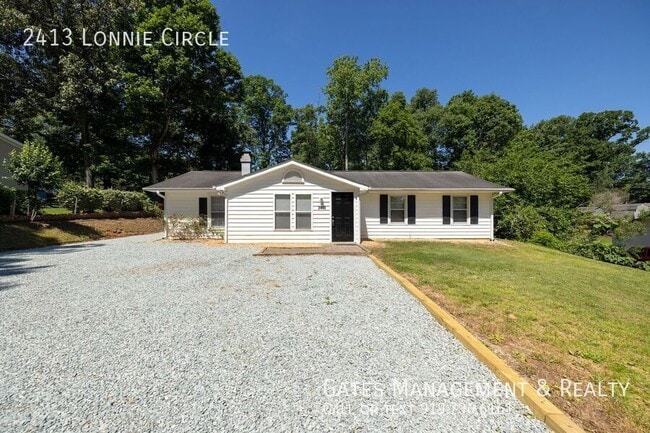 property at 2413 Lonnie Cir S