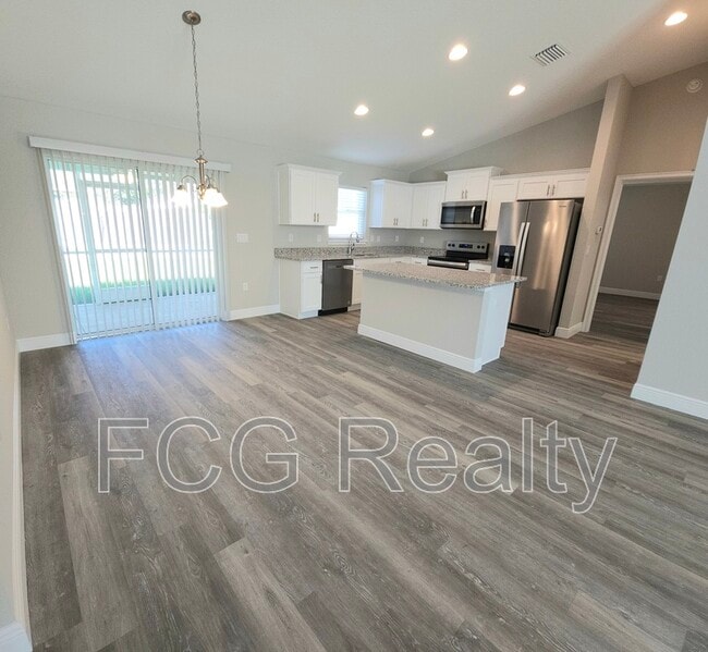 8500 N Sussex Dr in Citrus Springs, FL - Building Photo - Building Photo