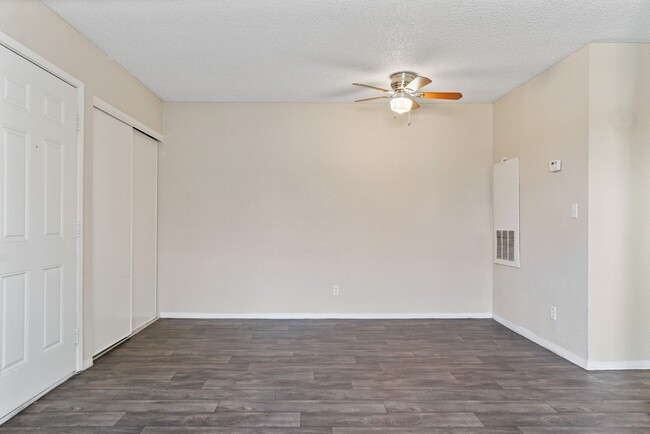 Regency Heights in Las Vegas, NV - Building Photo - Building Photo