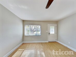 1362 Admiral Woodson Ln in Clearwater, FL - Building Photo - Building Photo