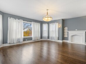 7649 S Yates Blvd in Chicago, IL - Building Photo - Building Photo