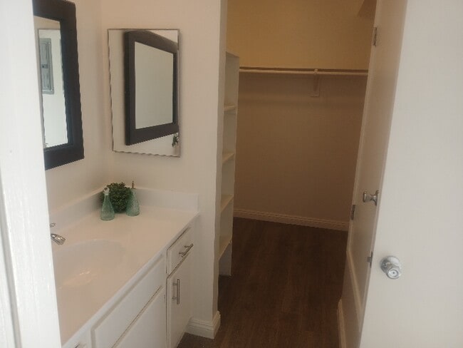 27273 Camp Plenty Rd in Santa Clarita, CA - Building Photo - Building Photo