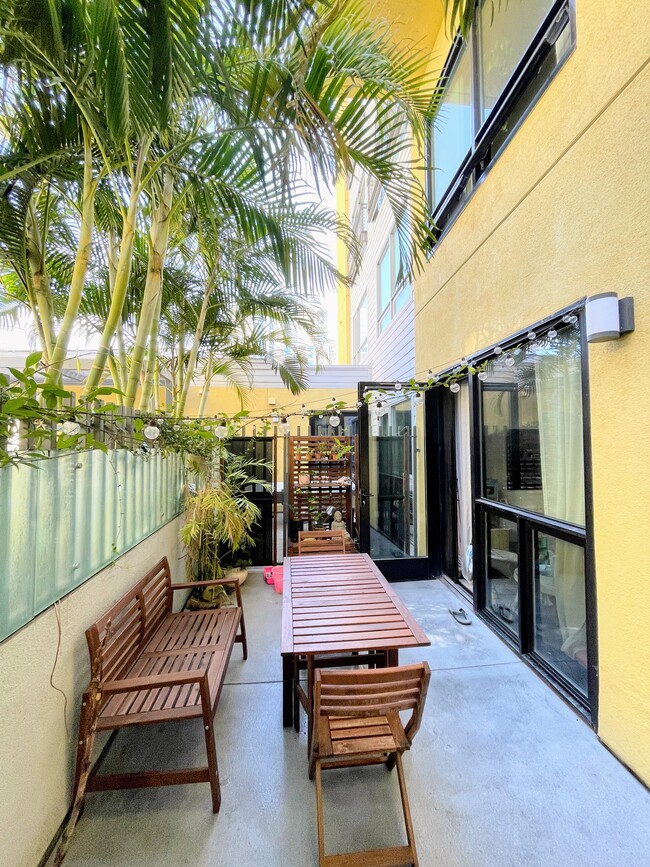 889 Date St, Unit 103 in San Diego, CA - Foto de edificio - Building Photo